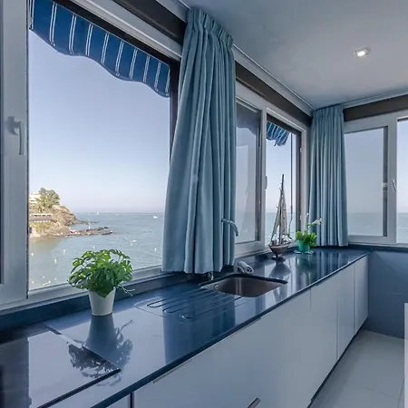 Wonderful Beachfront Апартаменты *