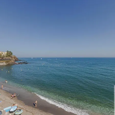 Апартаменты Wonderful Beachfront *